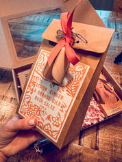 Dovanų dėžutė Atgimimas ir Draugystė