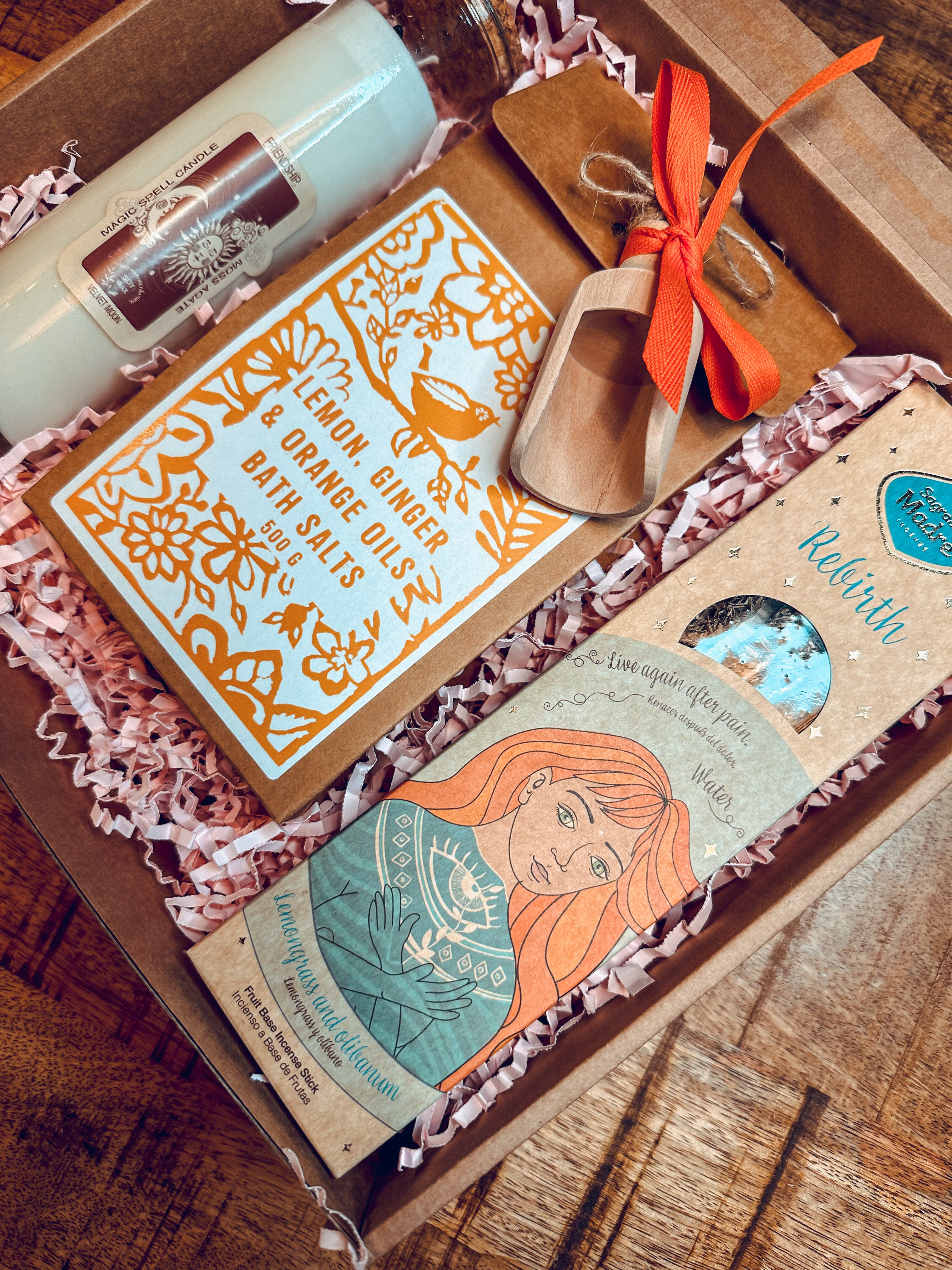 Dovanų dėžutė Atgimimas ir Draugystė